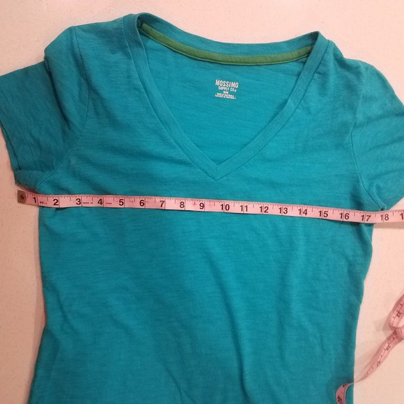 3/$15 Mossimo Turquoise Tee M - Picture 7 of 8